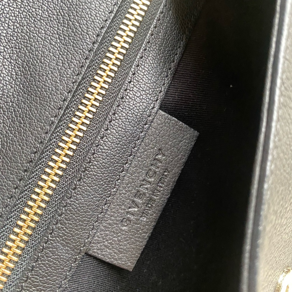 Givenchy - Picture 4 of 9